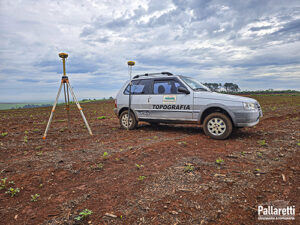 A Pallaretti Topografia é sua parceira ideal para o georreferenciamento de imóveis em Ribeirão Preto e região. Esta imagem ilustra a precisão e a importância de um serviço que regulariza a situação da sua propriedade rural perante o INCRA. Oferecemos um processo completo, desde o levantamento de campo até a emissão da documentação necessária, assegurando que seu imóvel esteja em total conformidade legal.