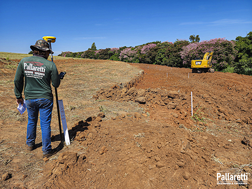 Projeto de terraplanagem com engenharia e precisão pela Pallaretti Topografia em Ribeirão Preto.